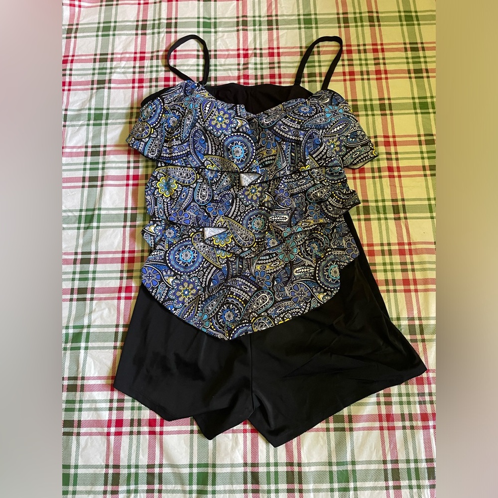 Catherine Women’s Plus Size Swim Suit Size 26W